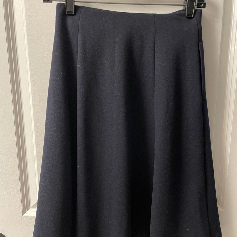 FINAL SALE! NWT Uniqlo Wool Navy Skirt